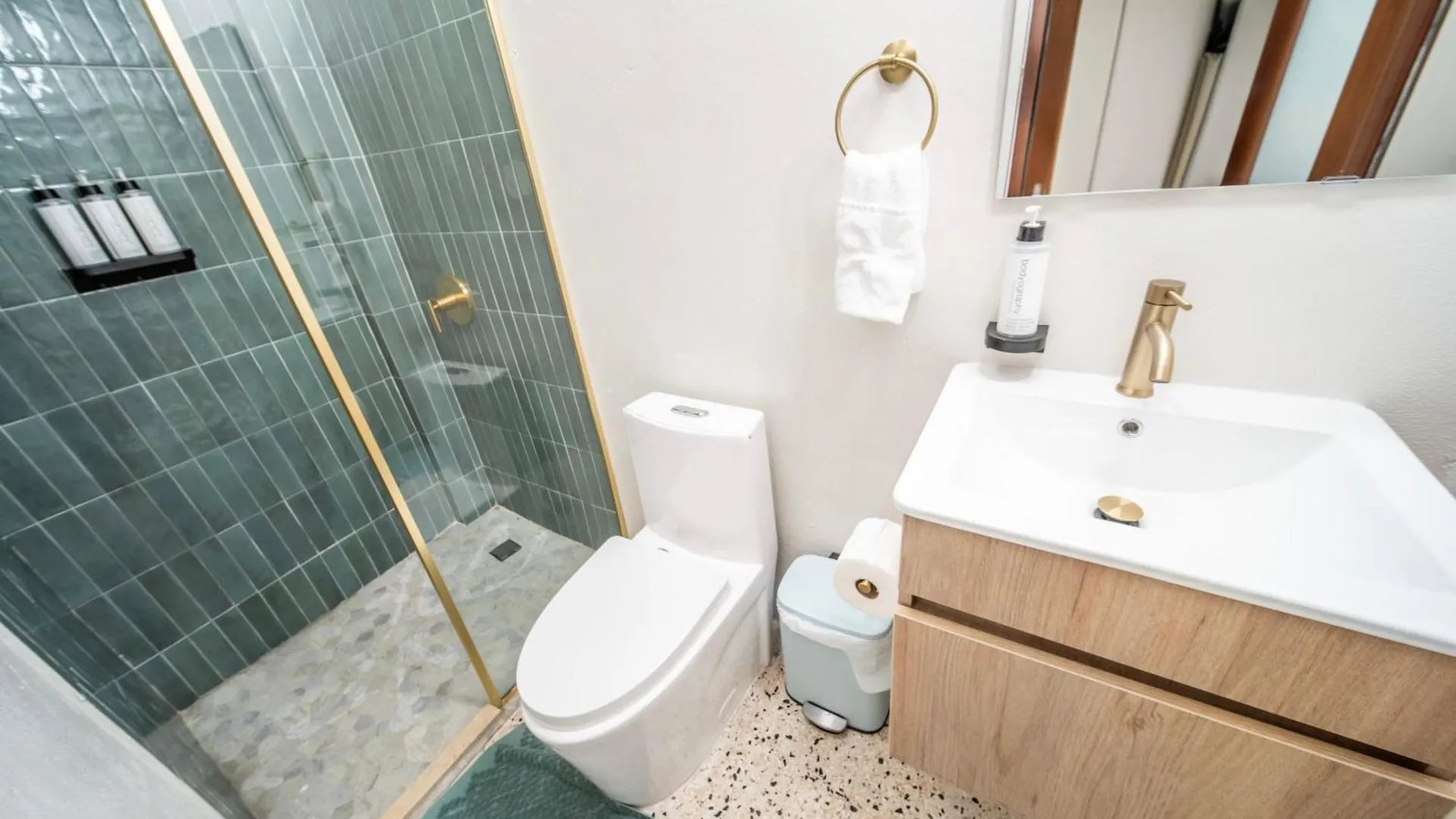 Room 5 Relaxed City Haven In Santurce San Juan Hotel